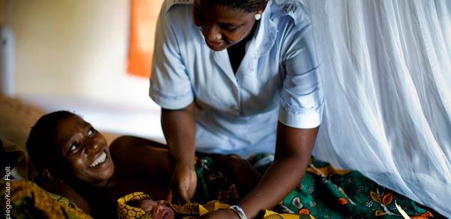 Investice do péče porodních asistentek mohou vést k záchraně milionů životů žen i novorozenců